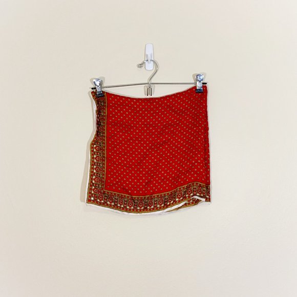 🌿Red Silky Square Scarf - Picture 2 of 2